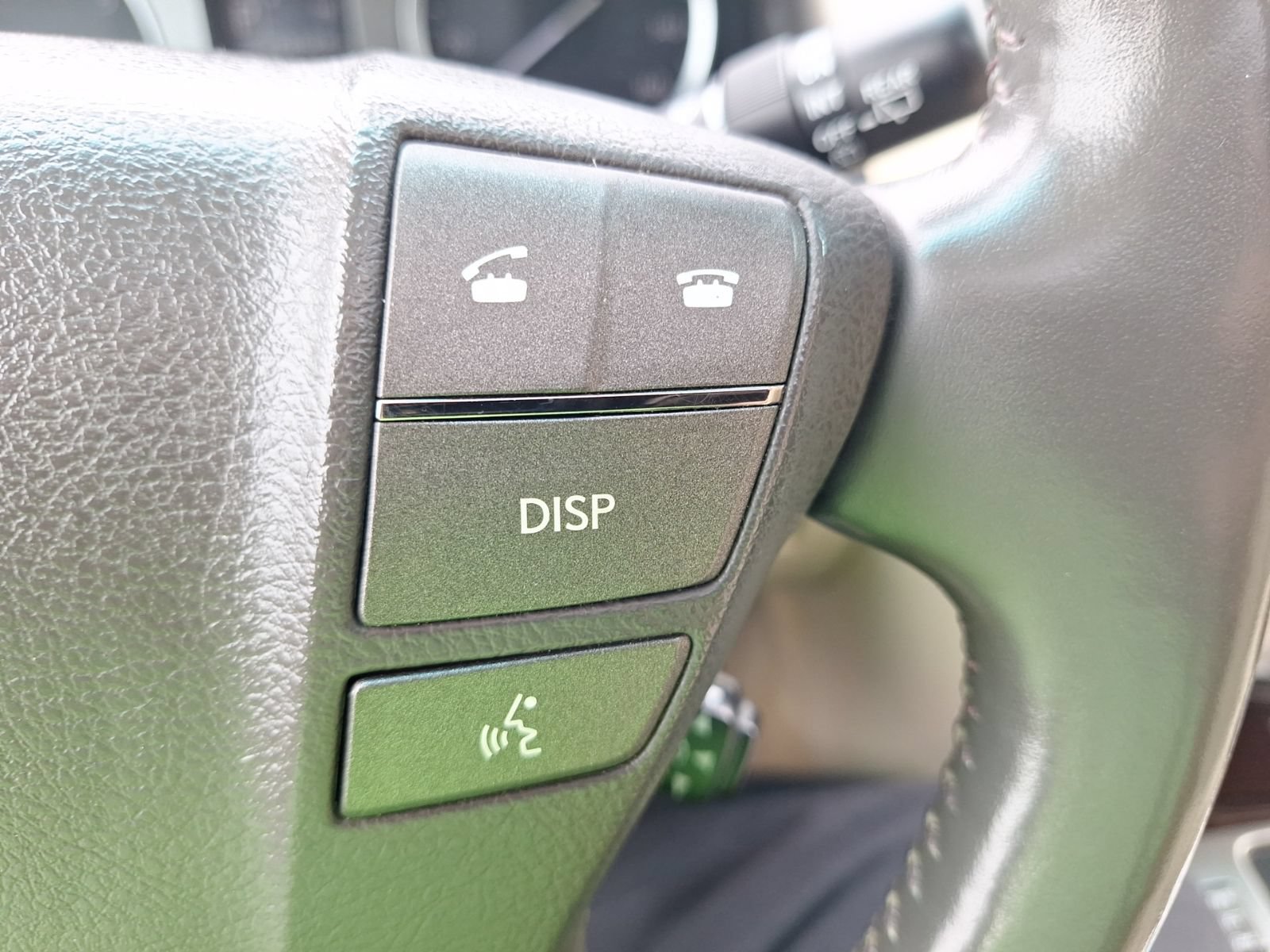 Used 2013 Lexus LX 570 4WD w/ Luxury Pkg image 19