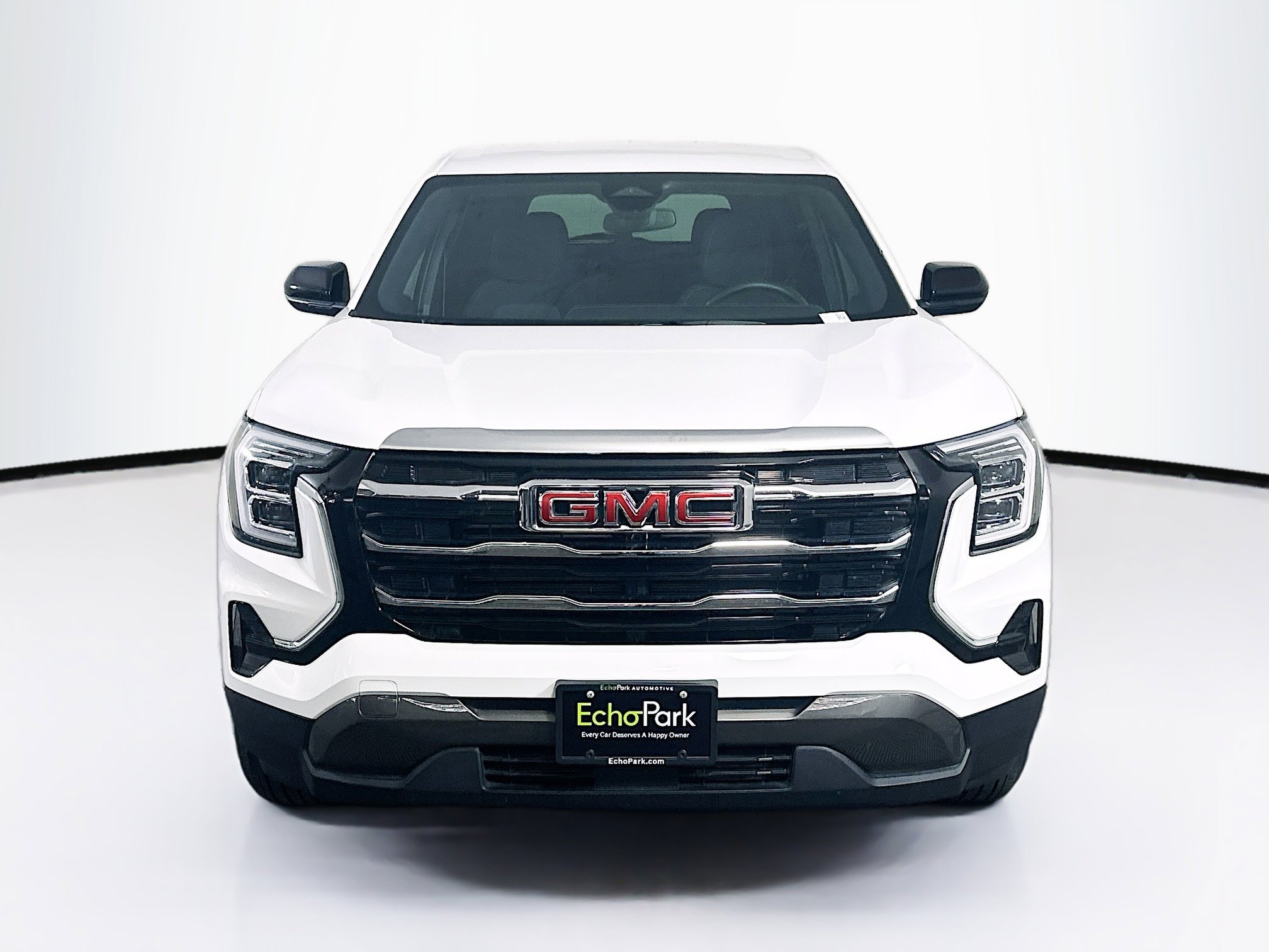 Used 2025 GMC Terrain Elevation image 2