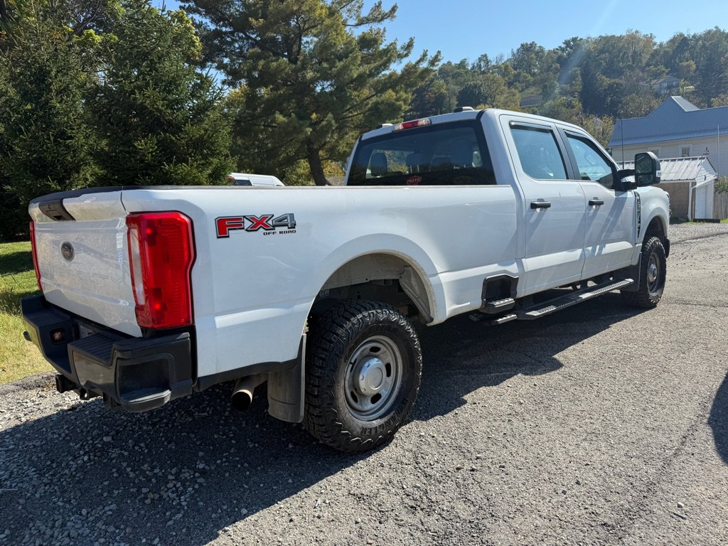 Used 2023 Ford F250 XL w/ FX4 Off-Road Package AWD/4WD image 2