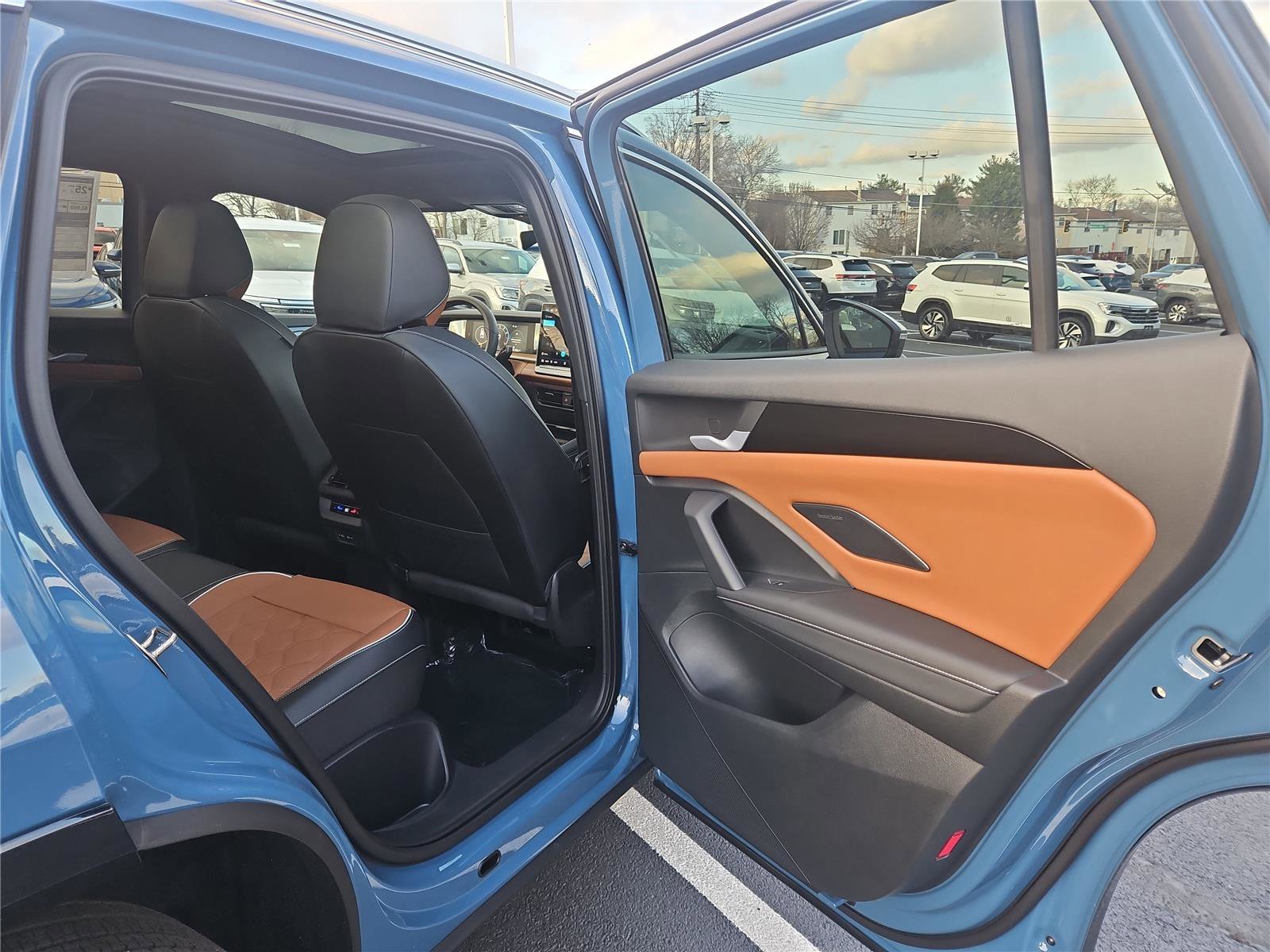 New 2026 Volkswagen Tiguan SEL R-Line image 29