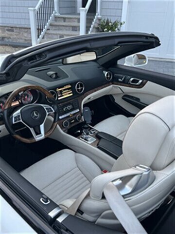 Used 2013 Mercedes-Benz SL 550 image 24