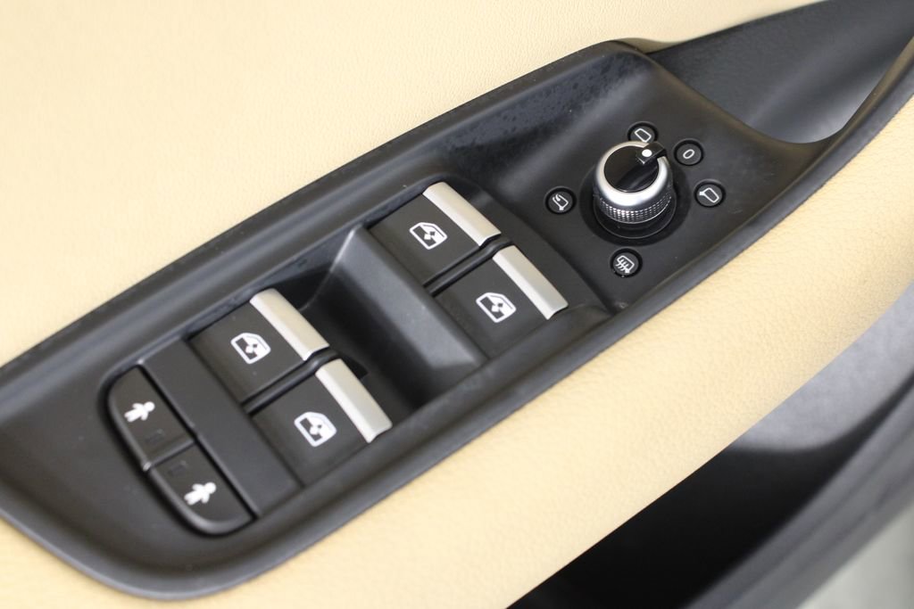 Used 2020 Audi Q7 2.0T Premium w/ Convenience Package image 24