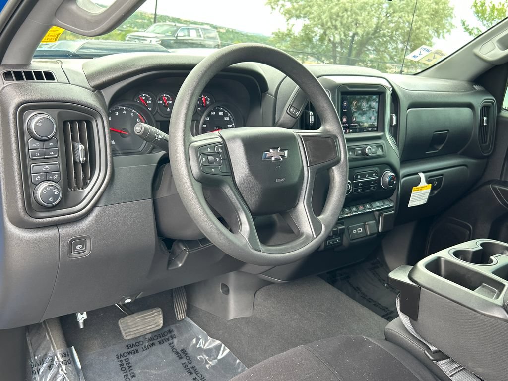 Used 2024 Chevrolet Silverado 1500 Custom Trail Boss w/ Turbomax Blackout Package AWD/4WD image 7