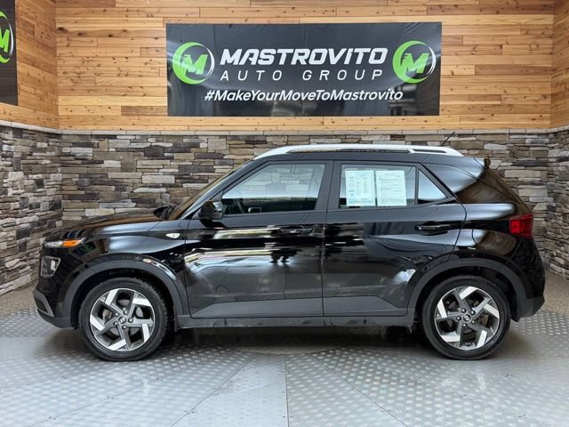 Used 2023 Hyundai Venue SEL FWD image 5