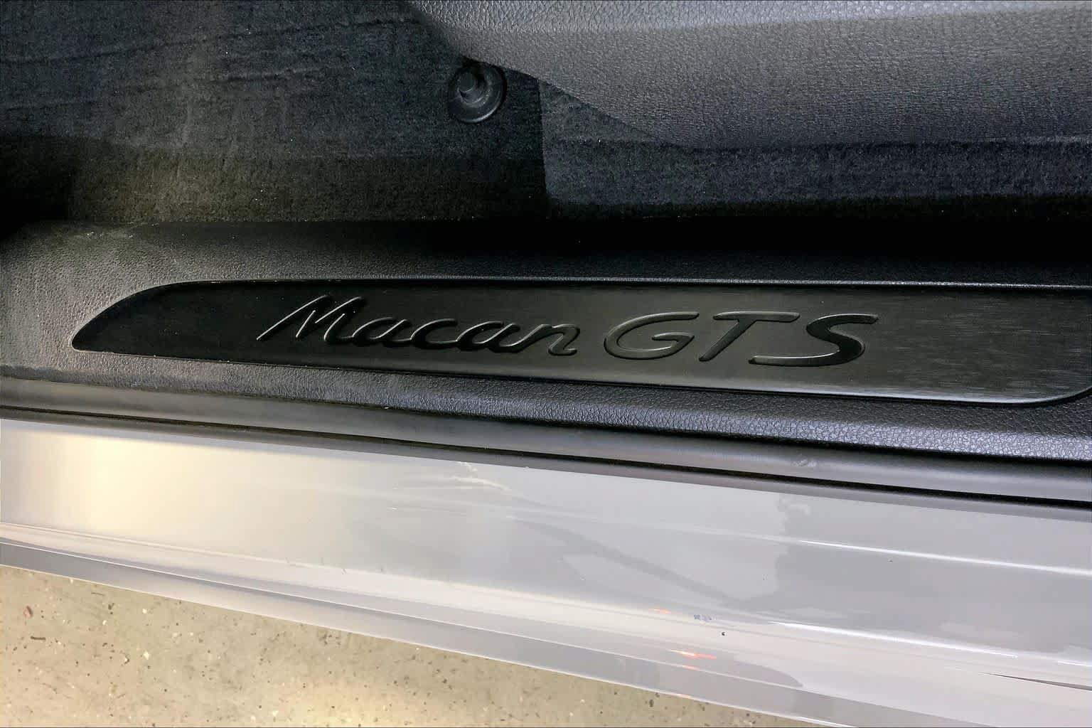 Used 2022 Porsche Macan GTS AWD/4WD image 9