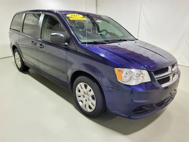 Used 2017 Dodge Grand Caravan SE image 2