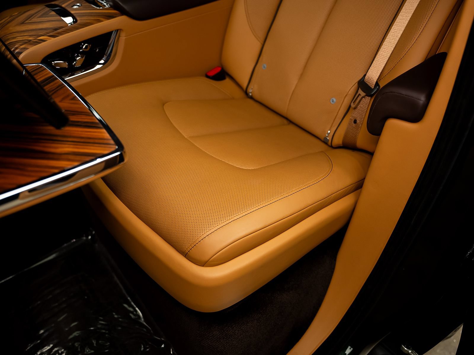 Used 2019 Rolls-Royce Cullinan AWD/4WD image 40