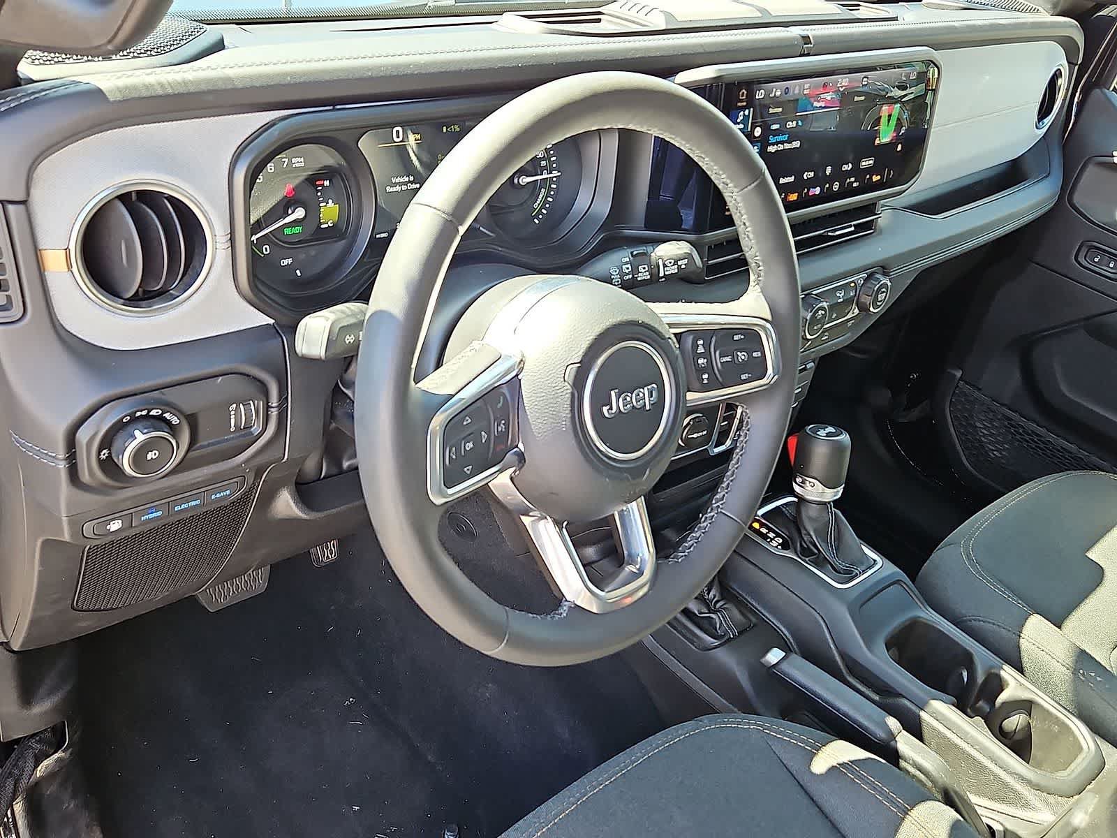 Used 2025 Jeep Wrangler Unlimited Sahara AWD/4WD image 16