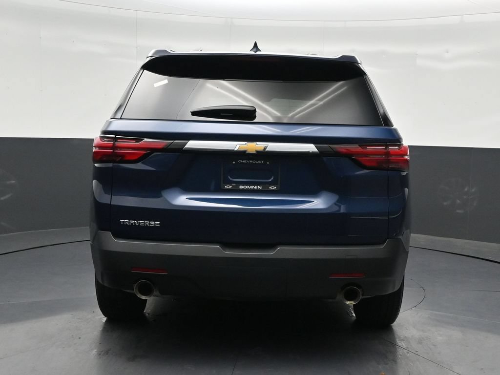 Used 2023 Chevrolet Traverse LS FWD image 4