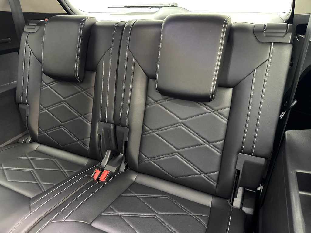 Used 2024 Volkswagen Atlas SE w/ Panoramic Sunroof Package FWD image 40