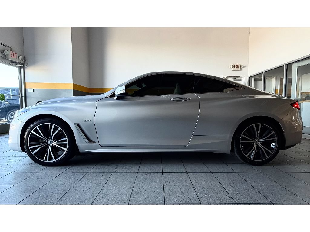 Used 2019 INFINITI Q60 3.0t Luxe w/ Essential Package AWD/4WD image 12
