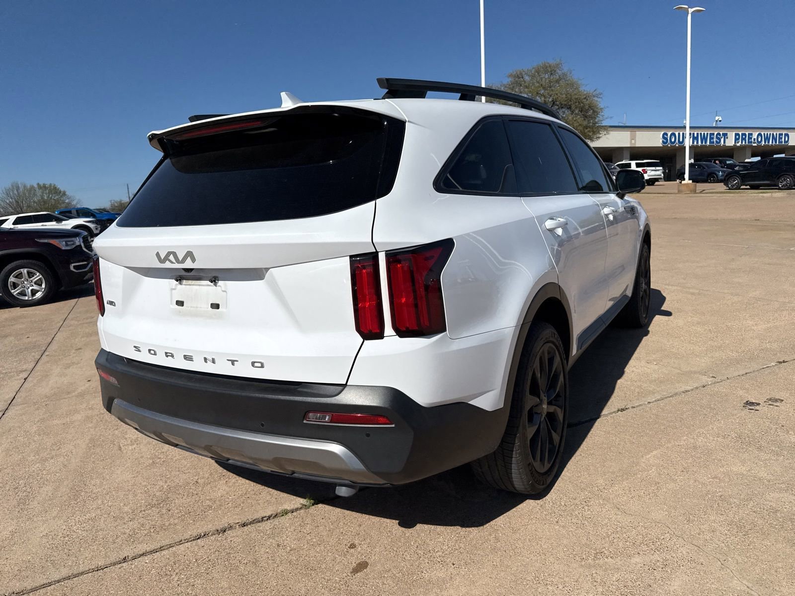 Used 2022 Kia Sorento SX Prestige w/ Rust Color Package image 7