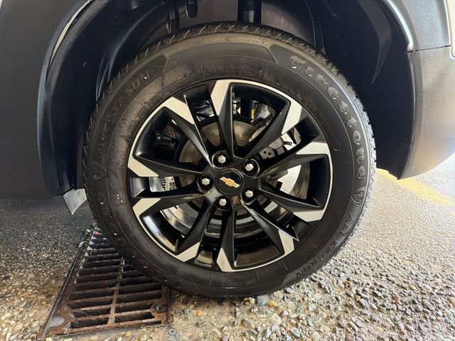 Used 2022 Chevrolet TrailBlazer LT w/ Convenience Package FWD image 10