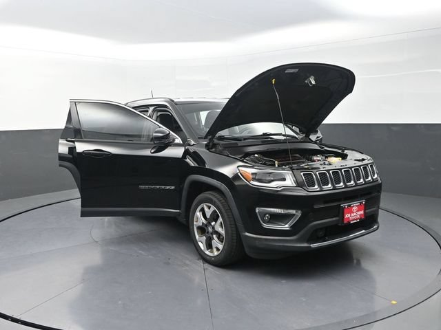 Used 2018 Jeep Compass Limited w/ Navigation Group AWD/4WD image 38