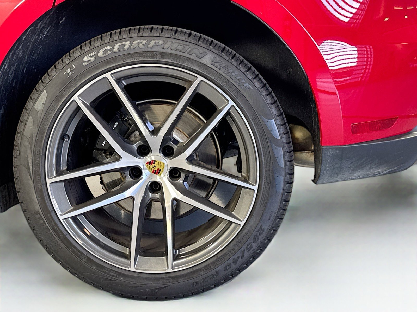 Used 2025 Porsche Macan w/ Premium Package Plus image 23