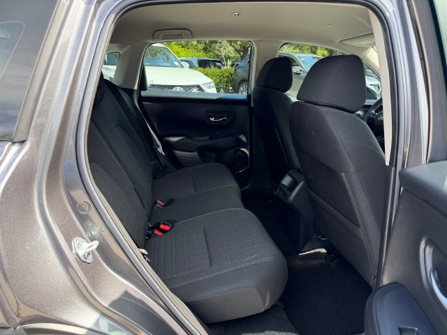 Used 2025 Honda HR-V LX image 17