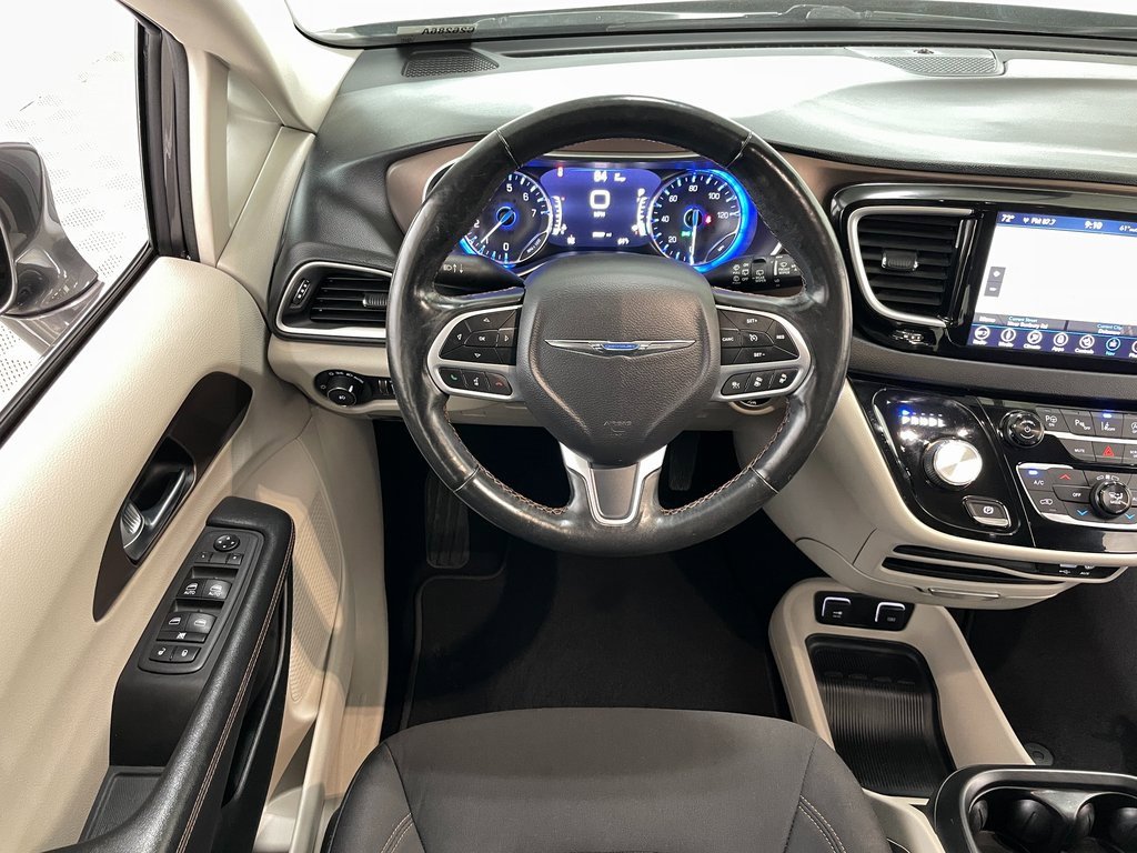 Used 2019 Chrysler Pacifica Touring Plus w/ Advanced Safetytec Group image 23