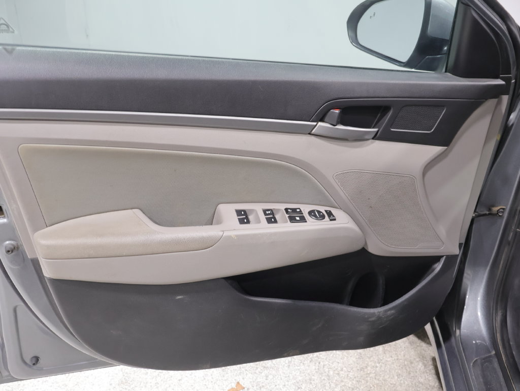 Used 2018 Hyundai Elantra SEL w/ Cargo Package FWD image 12