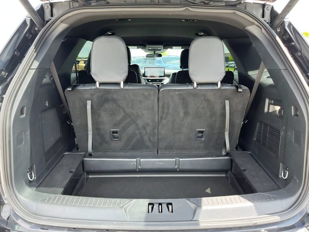 Used 2025 Ford Explorer ST-Line AWD/4WD image 25