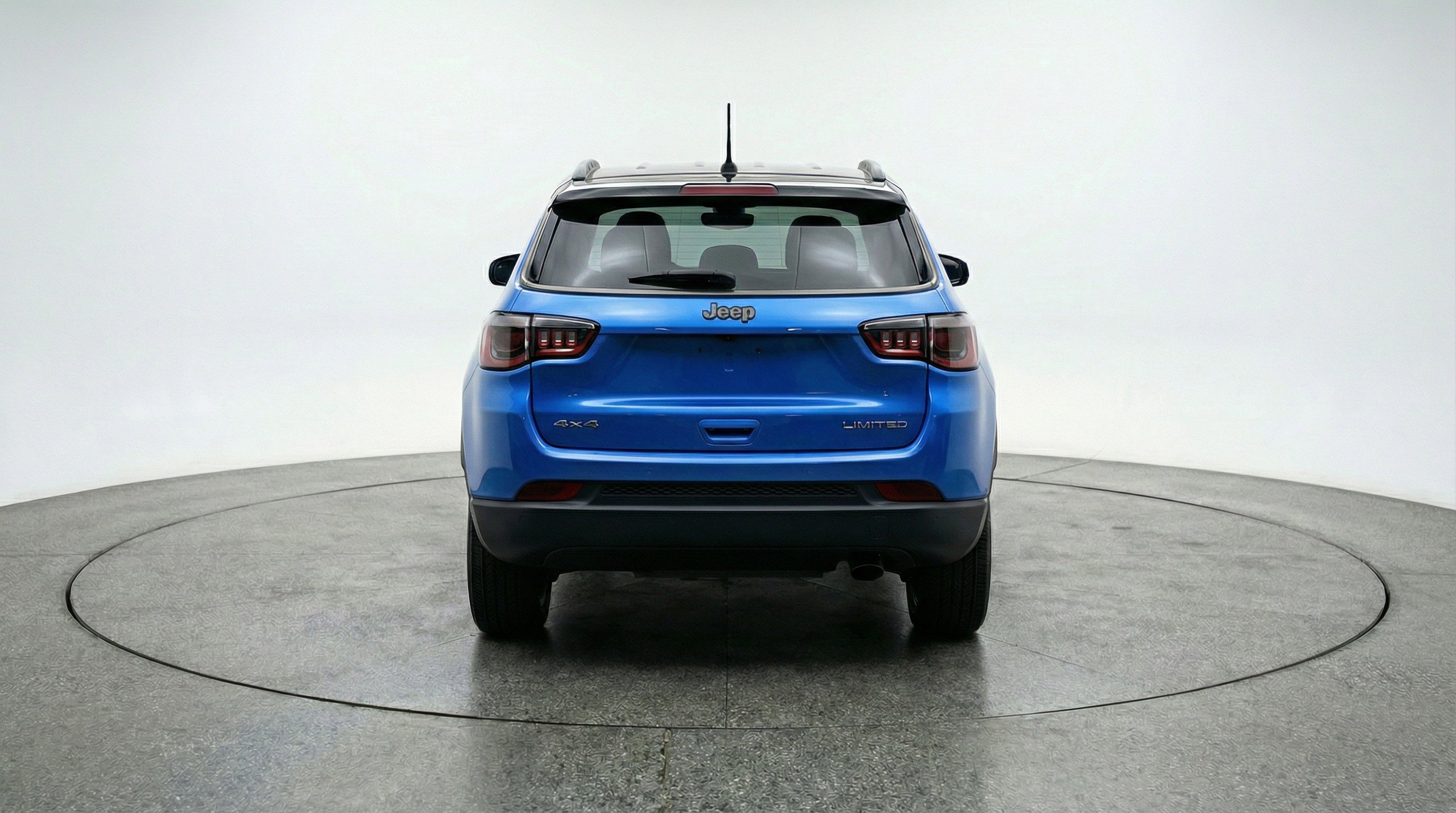 Used 2025 Jeep Compass Trailhawk AWD/4WD image 7