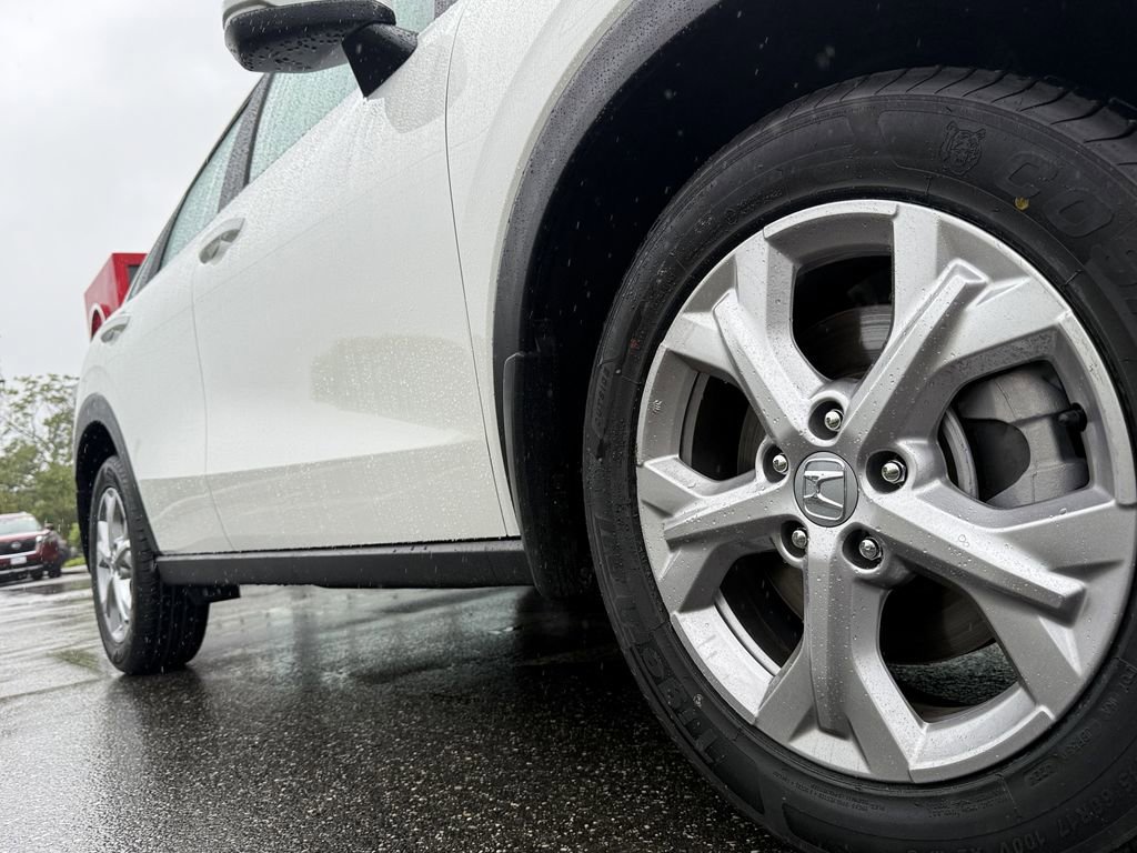 Used 2025 Honda HR-V LX image 9