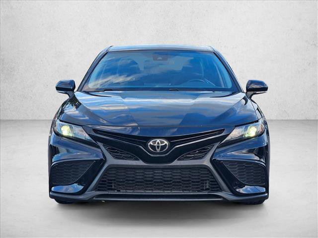 Used 2022 Toyota Camry SE FWD image 2