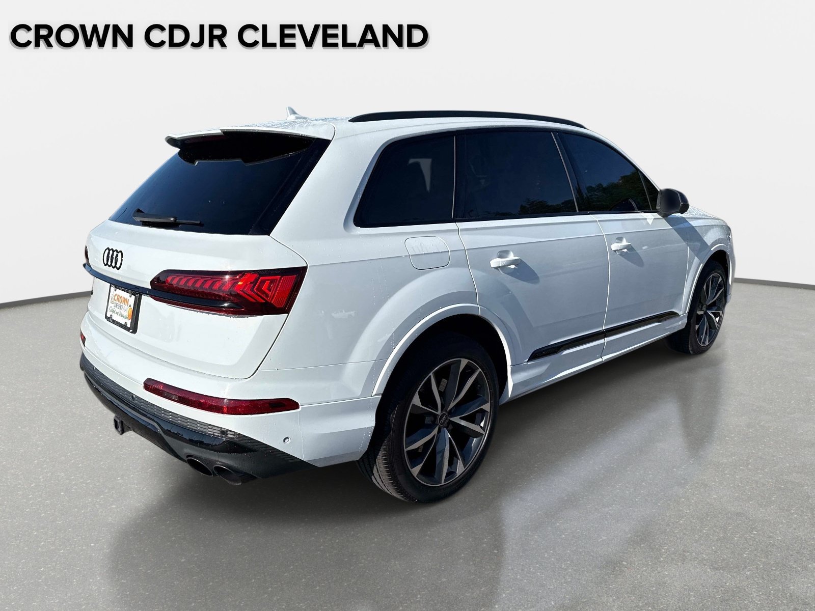 Used 2023 Audi SQ7 Prestige w/ Sport Package AWD/4WD image 5