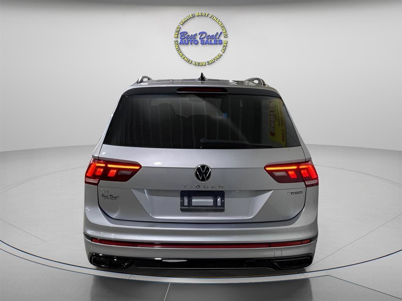 Used 2022 Volkswagen Tiguan SE R-Line AWD/4WD image 5