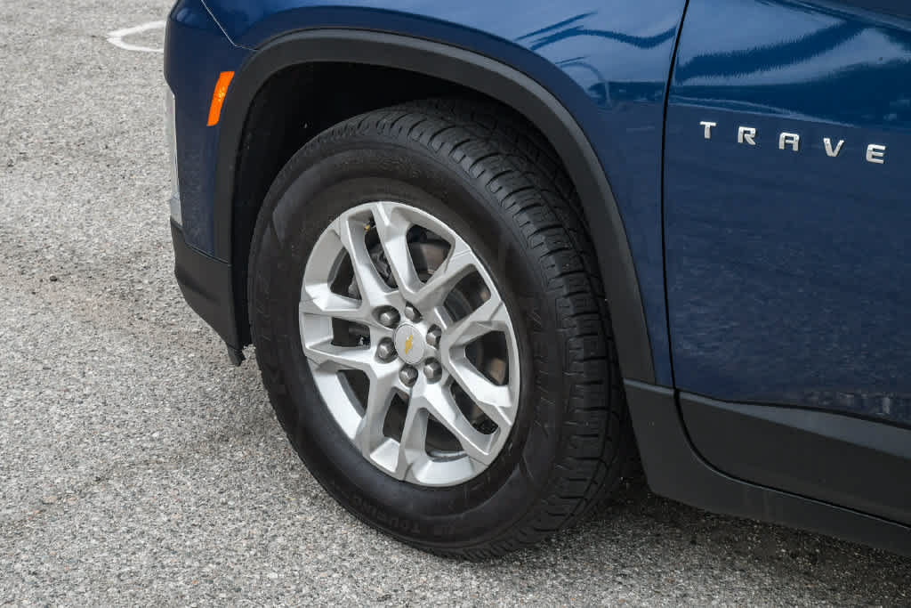Used 2022 Chevrolet Traverse LS FWD image 10