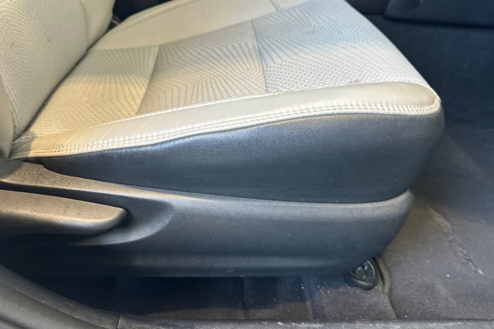 Used 2016 Toyota Camry SE image 22