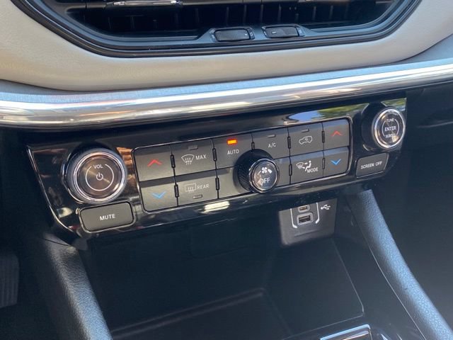 Used 2022 Jeep Compass Limited AWD/4WD image 17