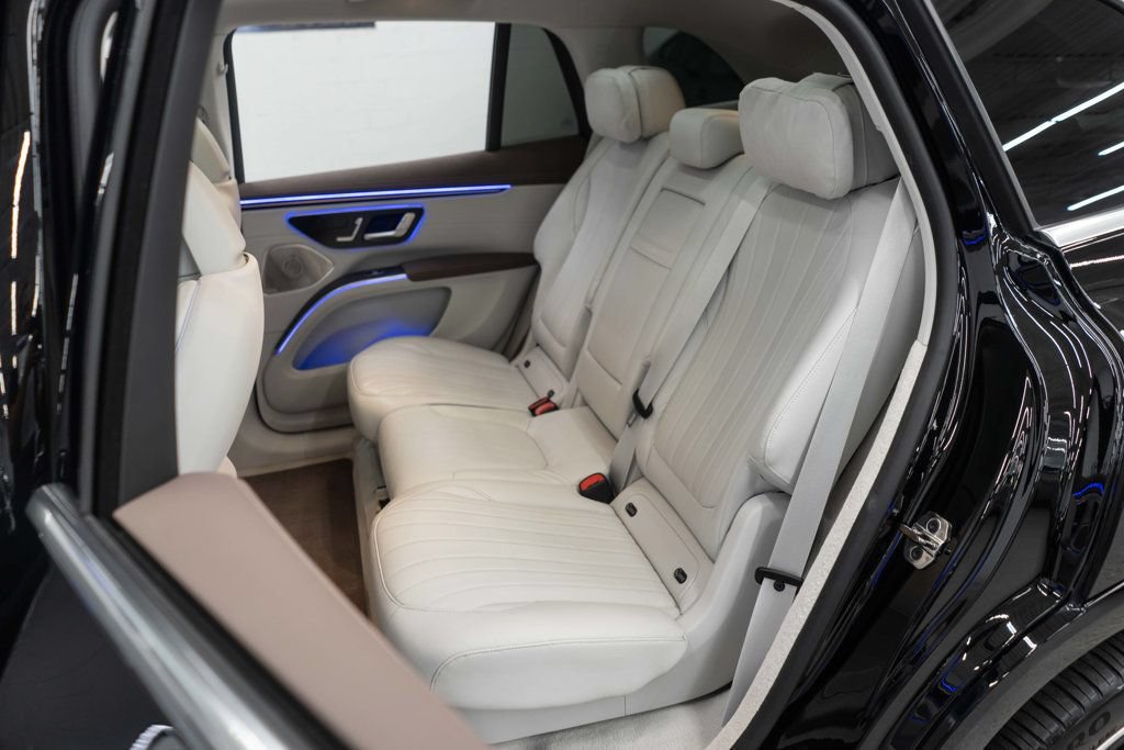 Used 2023 Mercedes-Benz EQS 580 4MATIC SUV image 14