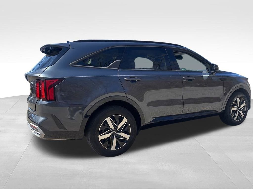 Used 2022 Kia Sorento S image 11