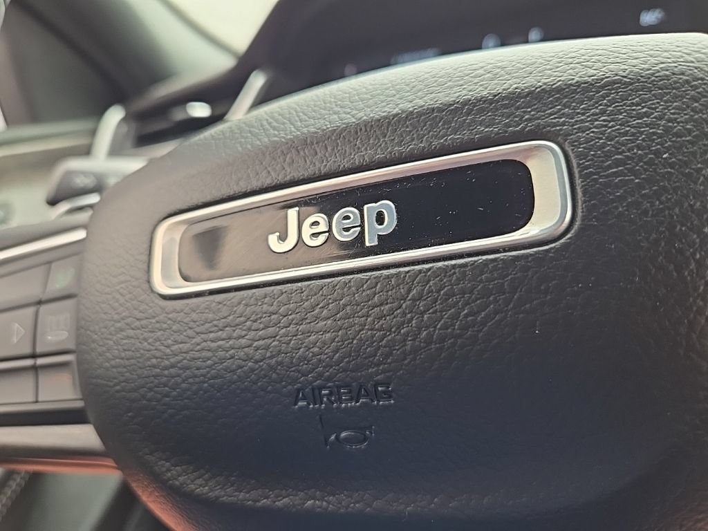 Certified 2024 Jeep Grand Cherokee Limited AWD/4WD image 23
