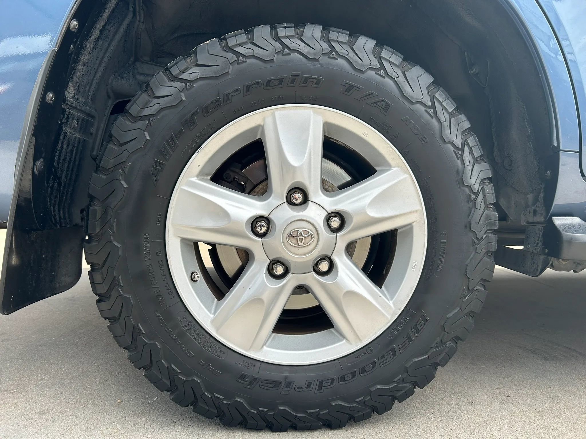 Used 2008 Toyota Land Cruiser AWD/4WD image 29