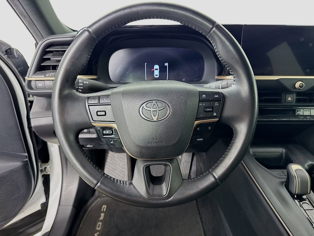 Used 2023 Toyota Crown XLE image 11
