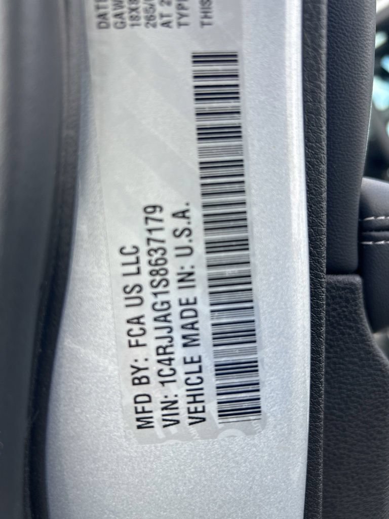 Used 2025 Jeep Grand Cherokee L Altitude RWD image 50