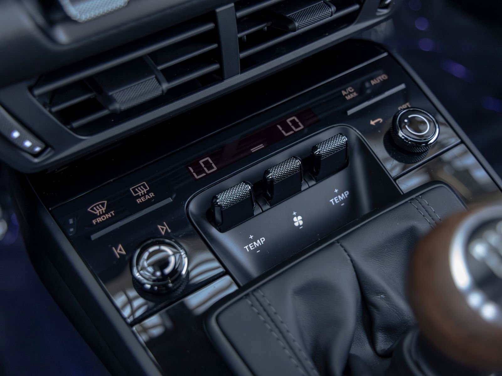 Used 2025 Porsche 911 Carrera T image 37