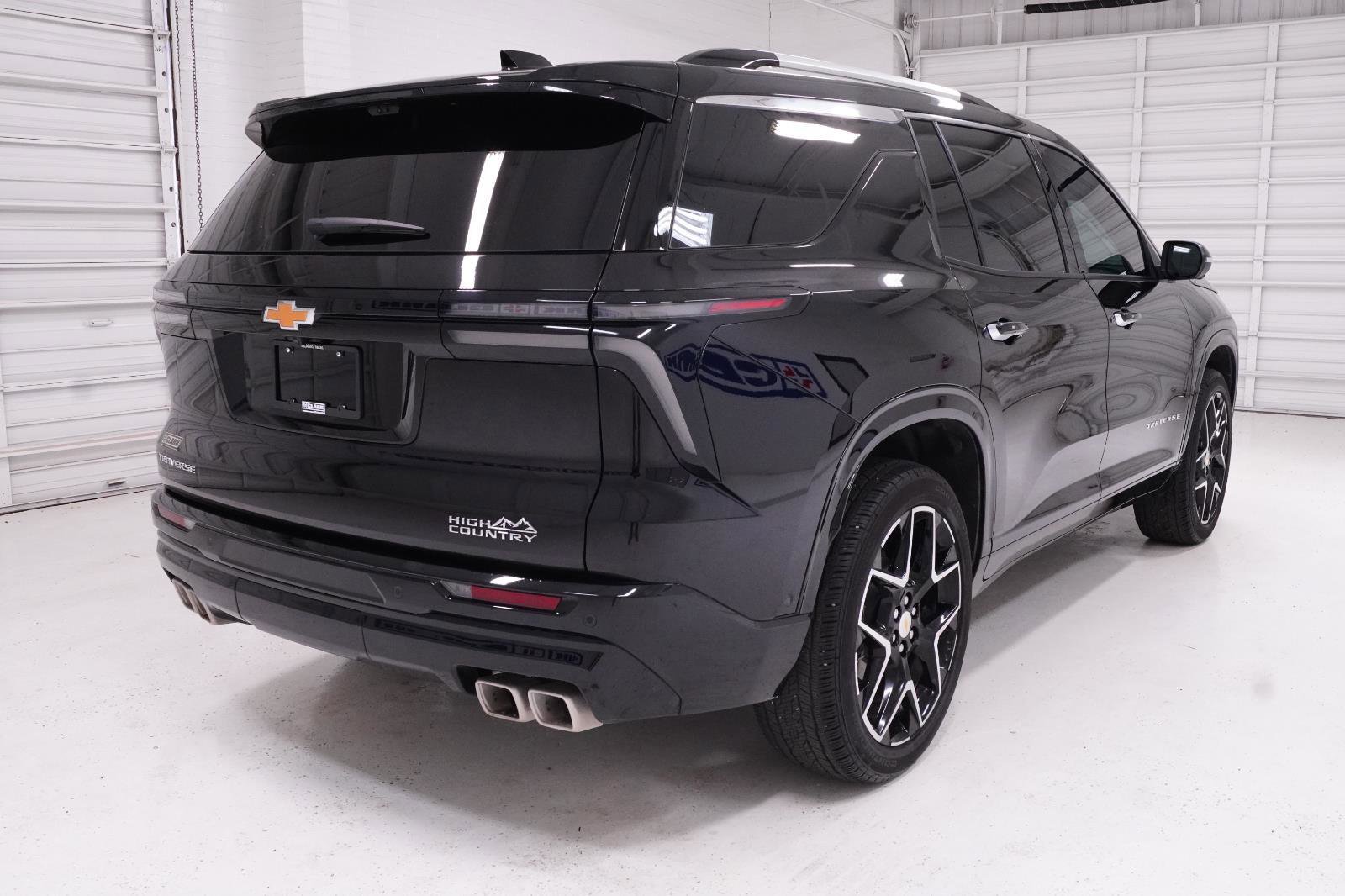 Used 2026 Chevrolet Traverse High Country w/ LPO, Floor Liner Package FWD image 5
