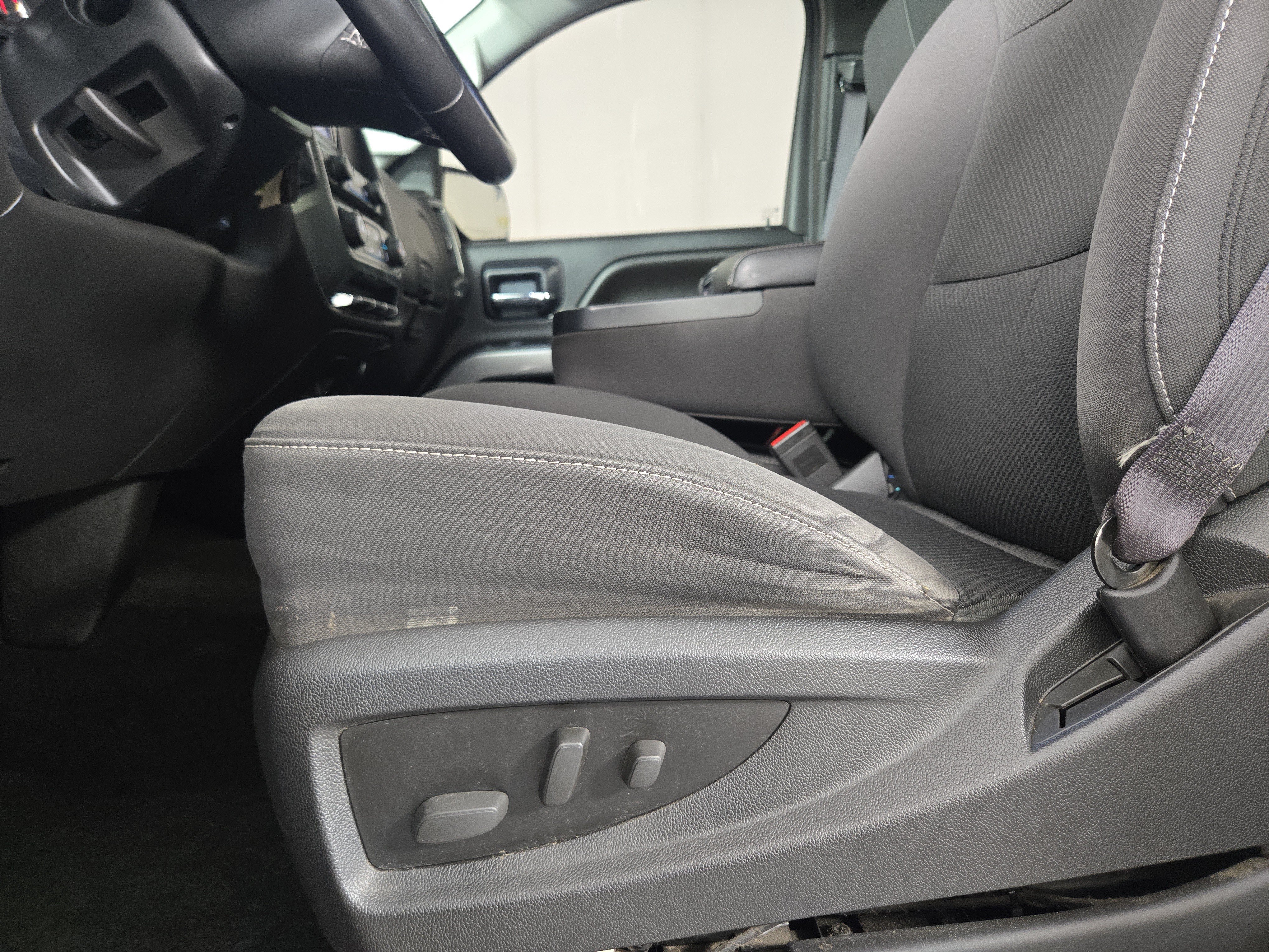 Used 2014 Chevrolet Silverado 1500 LT w/ LT Convenience Package AWD/4WD image 27