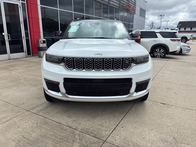 Used 2022 Jeep Grand Cherokee L Summit w/ Advanced Protech Group IV AWD/4WD image 2