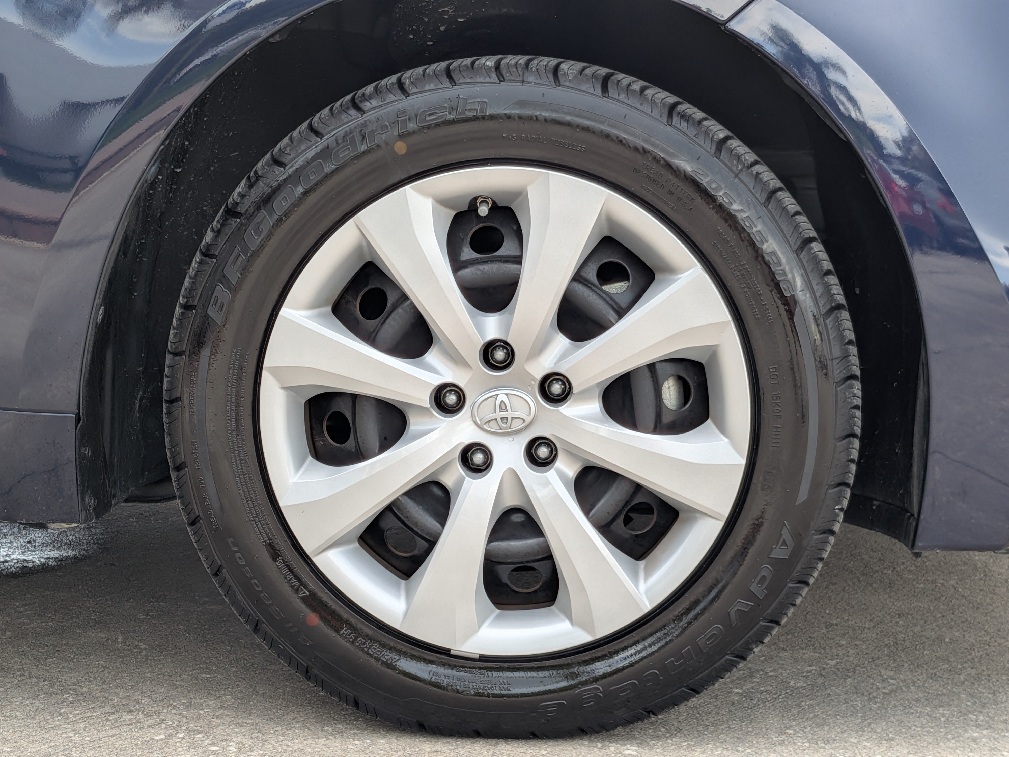 Used 2022 Toyota Corolla LE FWD image 11