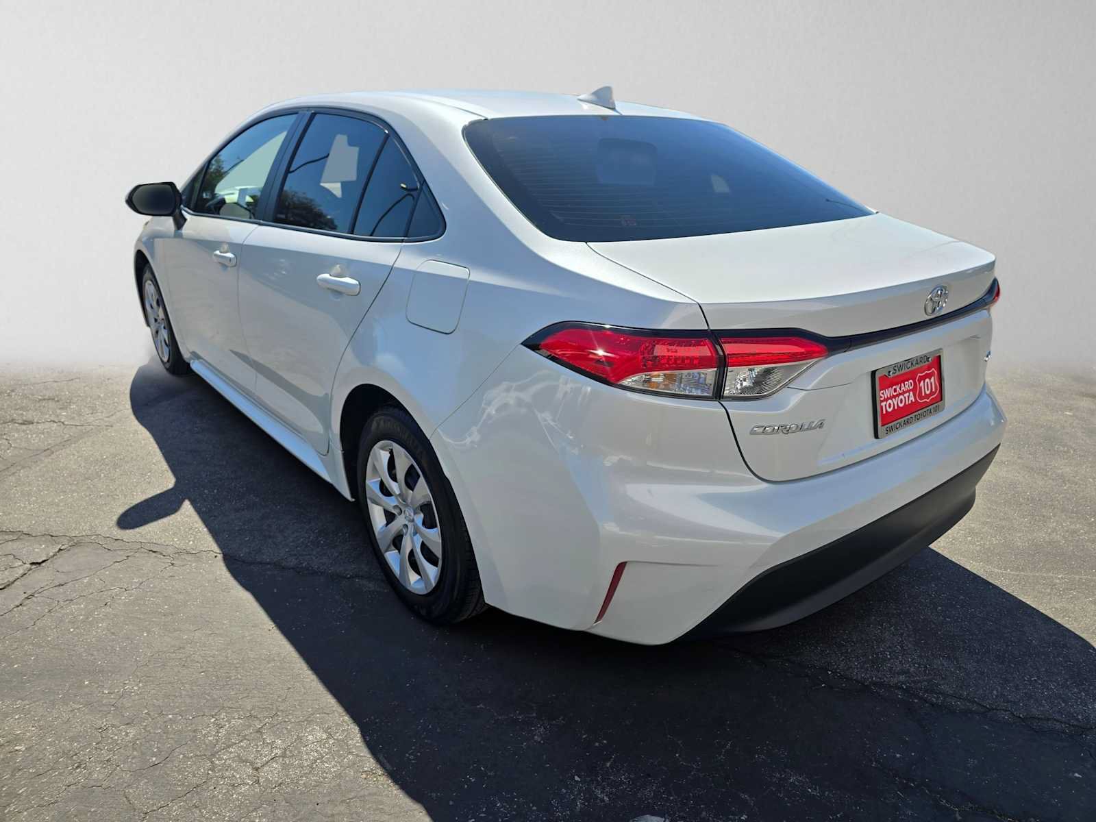 Used 2026 Toyota Corolla LE FWD image 5