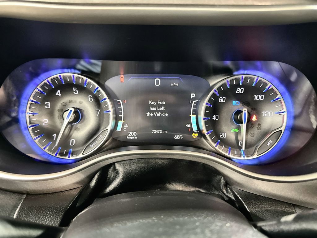 Used 2023 Chrysler Pacifica Touring-L FWD image 18
