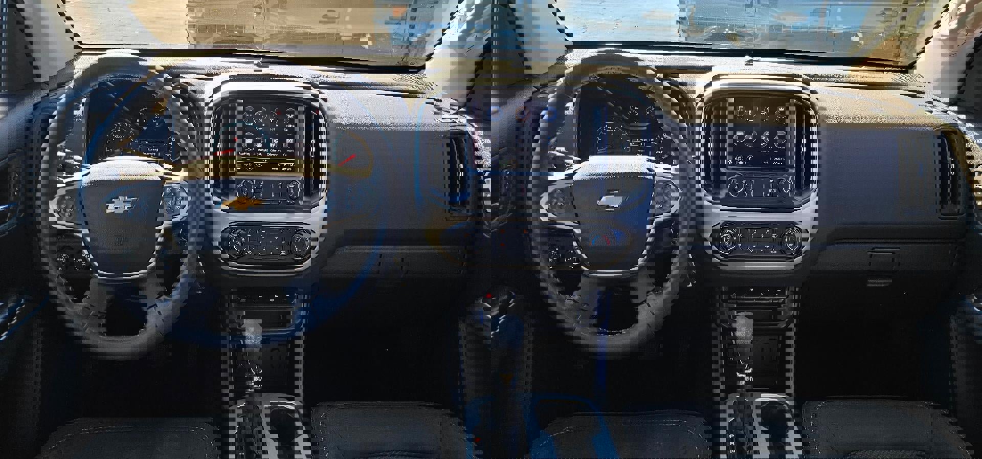 Used 2022 Chevrolet Colorado LT w/ LT Convenience Package image 12