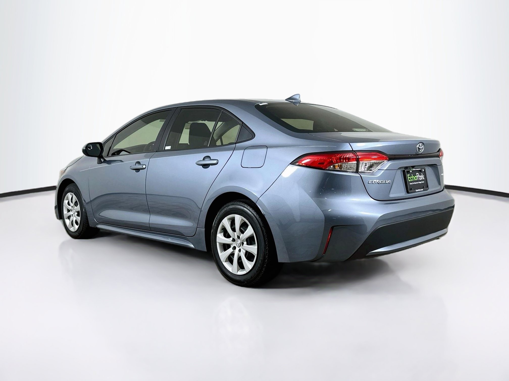 Used 2022 Toyota Corolla LE FWD image 5