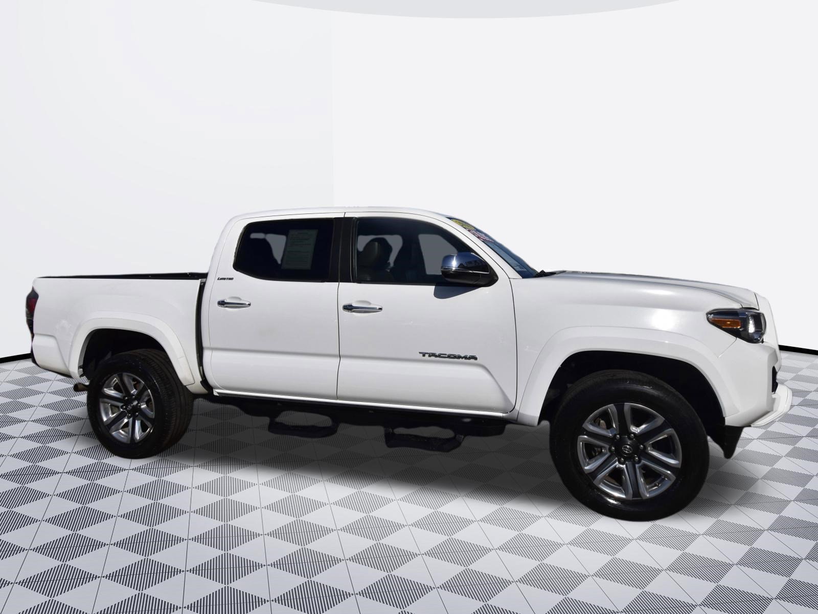 Used 2016 Toyota Tacoma Limited w/ Towing Package RWD image 5