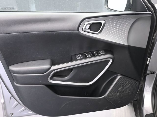 Used 2025 Kia Soul LX w/ LX Technology Package image 17