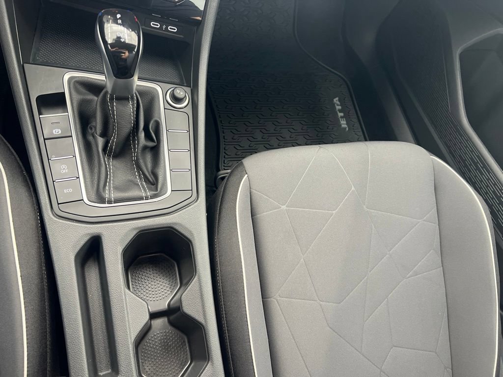 Used 2026 Volkswagen Jetta Sport FWD image 18