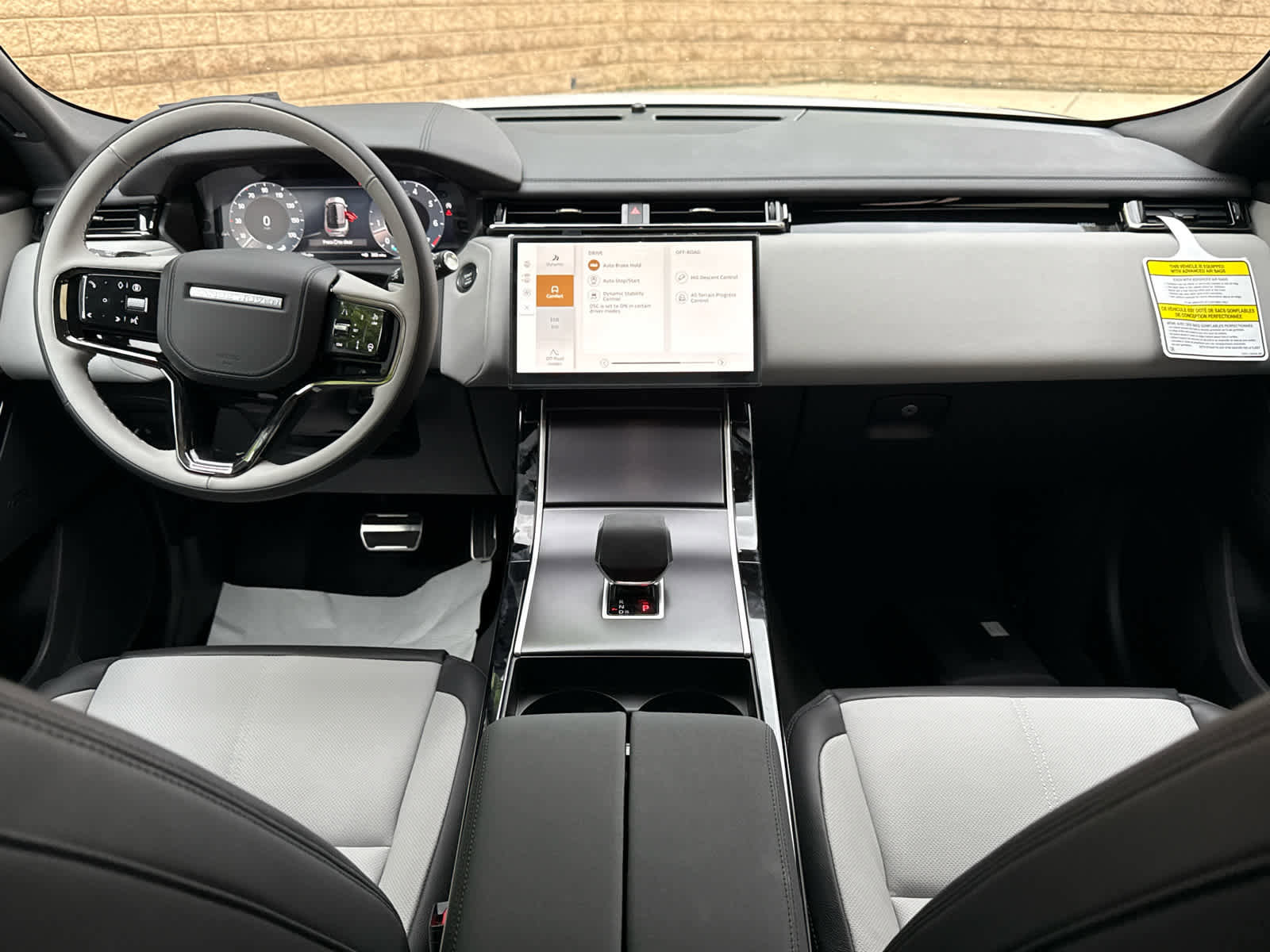 New 2026 Land Rover Range Rover Velar Dynamic SE image 8